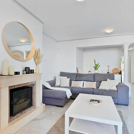 Casa Aloha With Pool In Puerto Banus Close To And Golf ماربيا